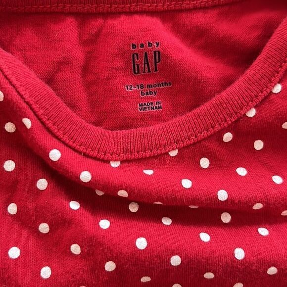 Gap long sleeve onesies 12-18M - Picture 2 of 3